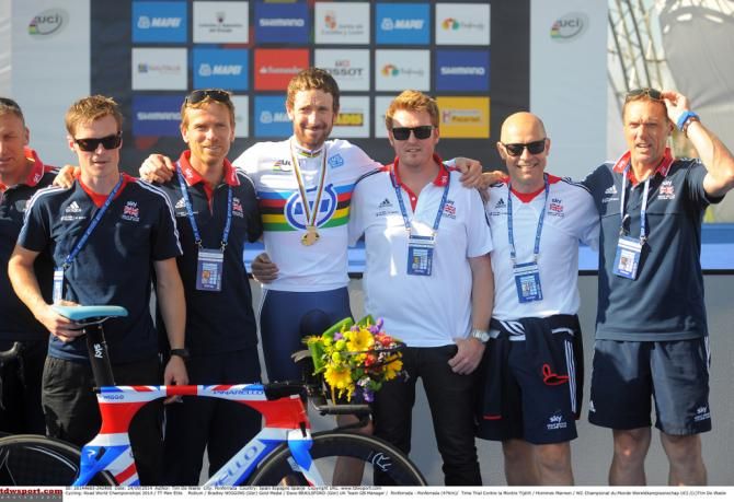 Bradley Wiggins with Dave Brailsford and the Great Britain staff after claiming the gold medal