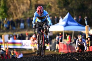 'One of the last true crossers' &ndash; Rivals, friends and media pay heartfelt tributes to Eli Iserbyt after Belgian cyclo-cross star quits sport early due to medical condition