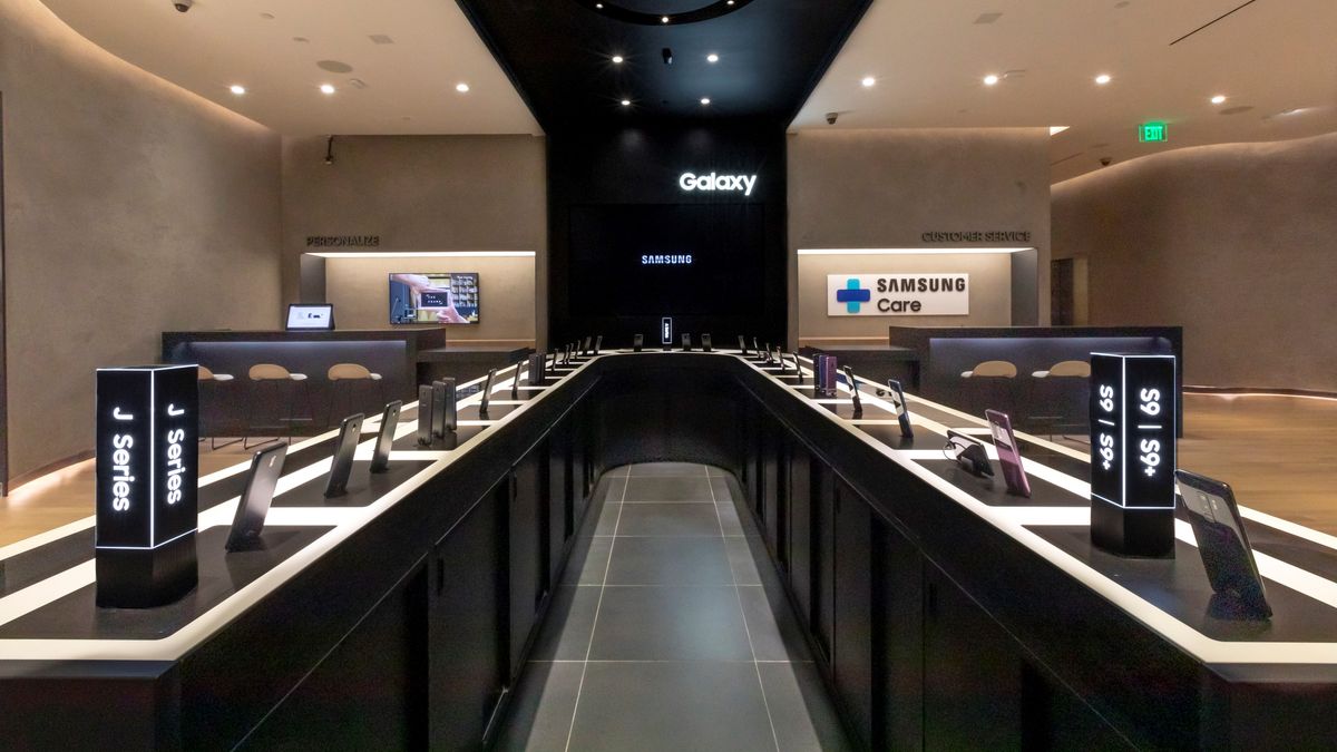 Samsung Flagship Store in NYC First Look