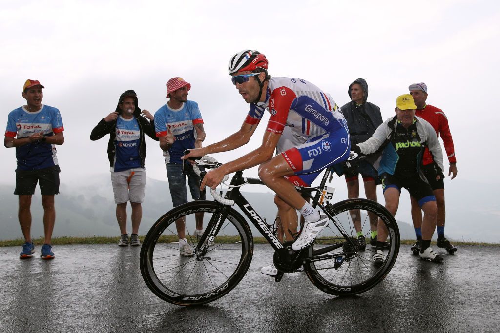 Pinot attacked over and over on Prat d'Albis