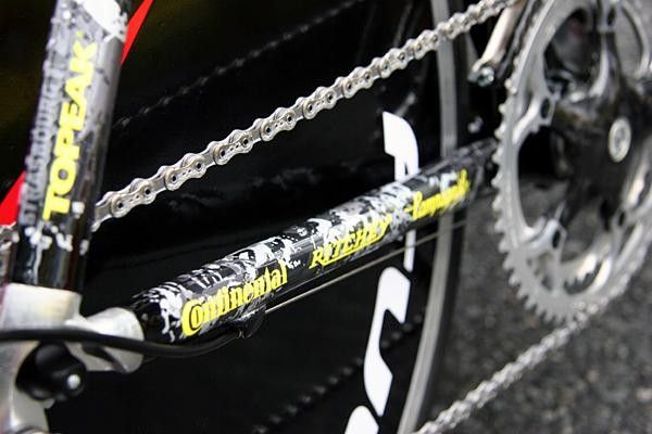 A close-up of the chainstay.