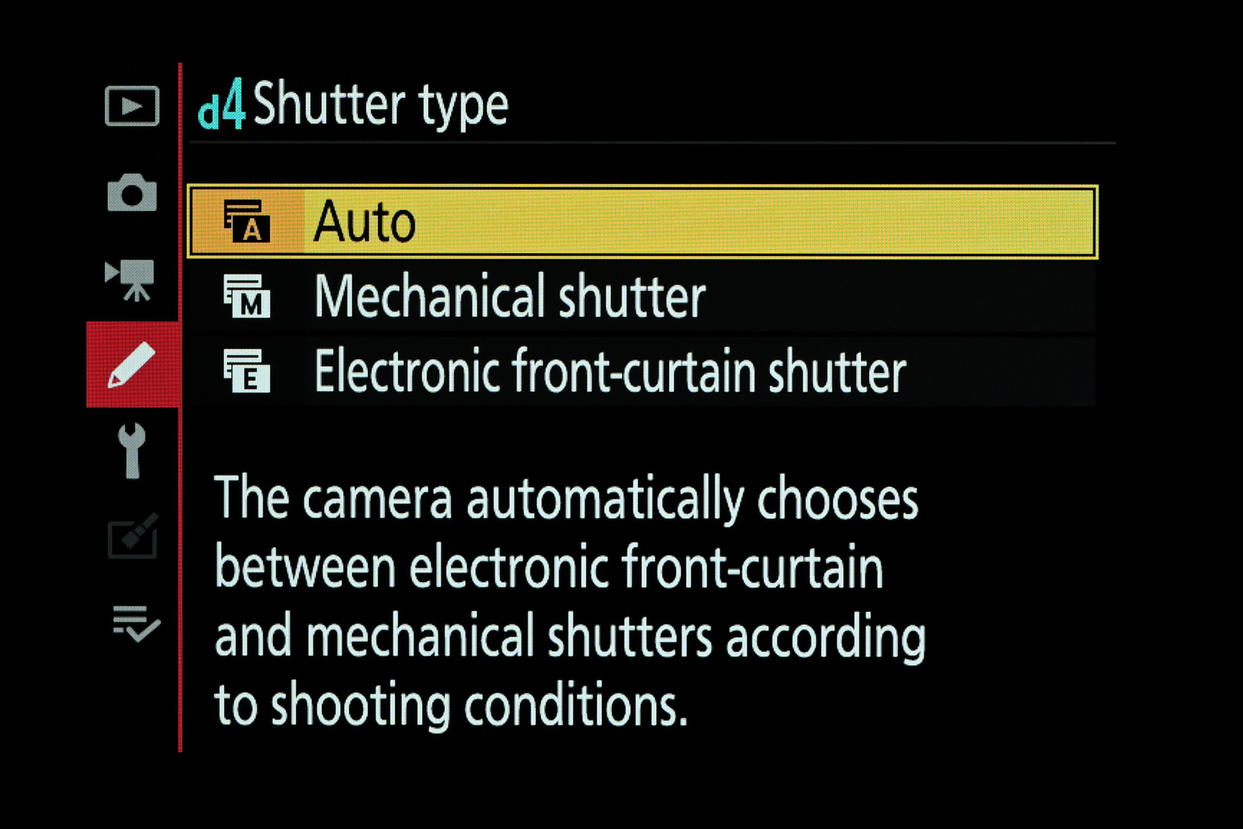 Nikon menu screens for shutter options