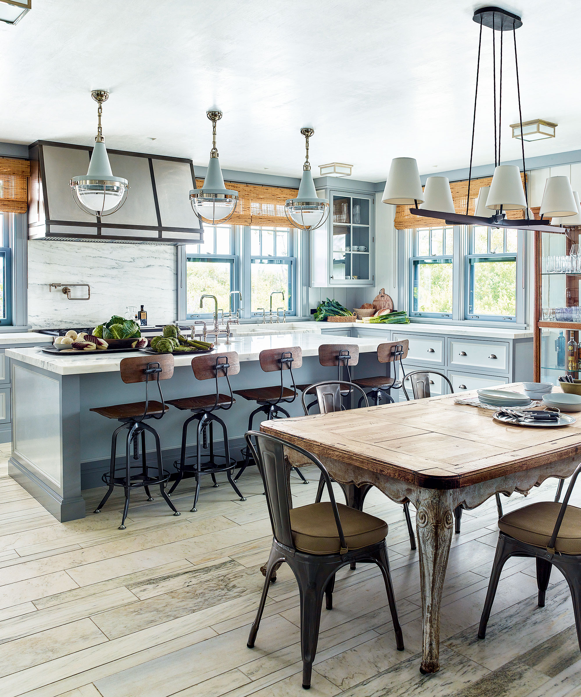 Kitchen trends with layered lighting