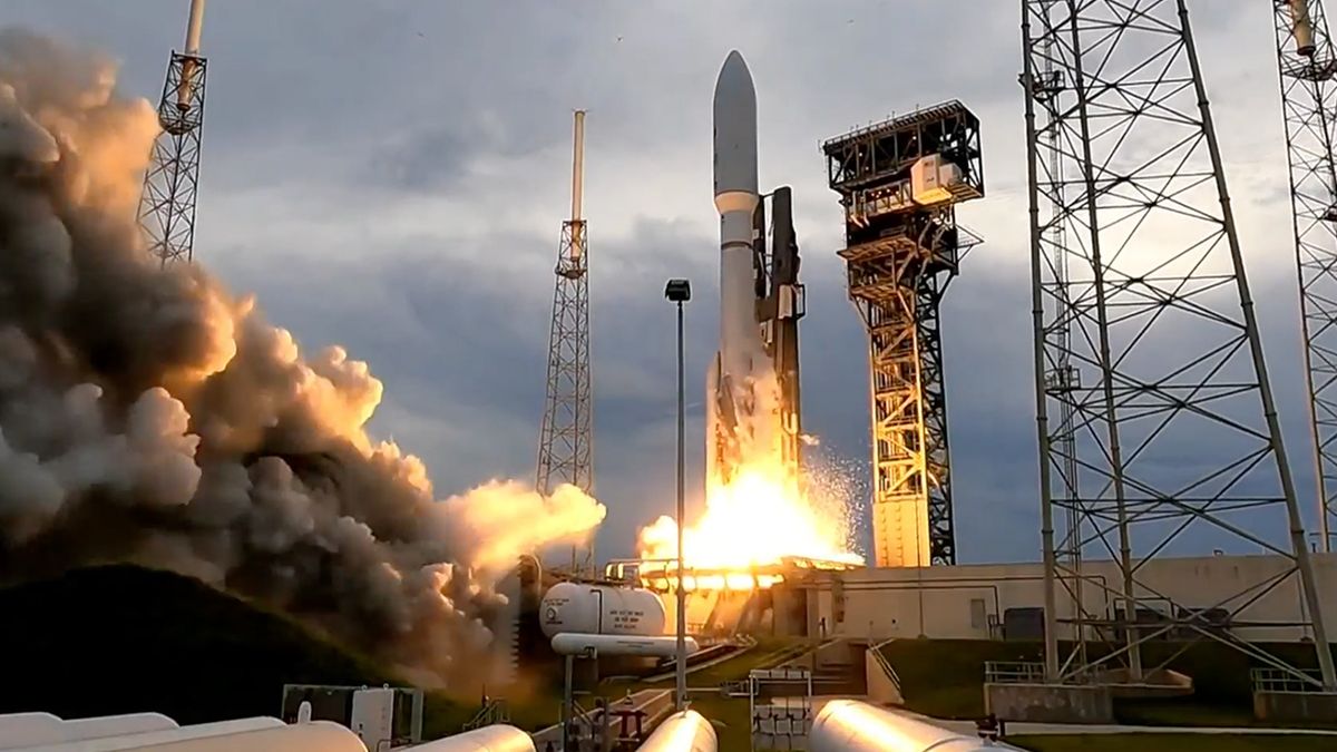 Atlas V rocket launches classified missile-tracking satellite for US Space Force