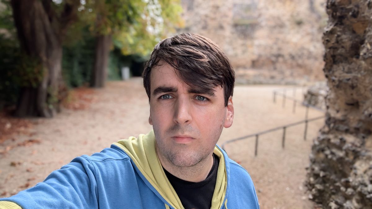200 photos pixel 9 vs pixel 8a - portrait shots on pixel 8a