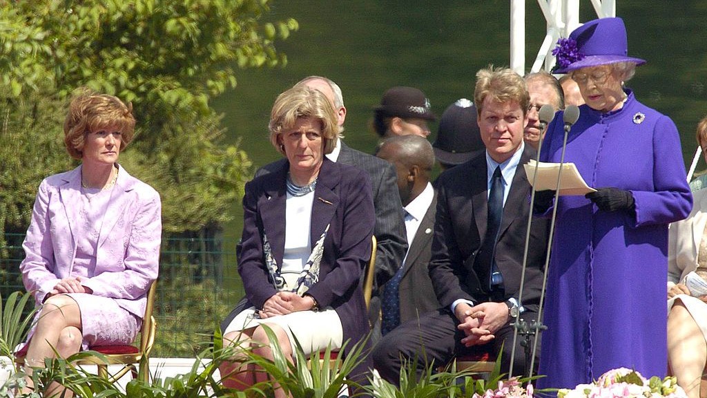 Sarah, Jane and Earl Spencer with the Queen
