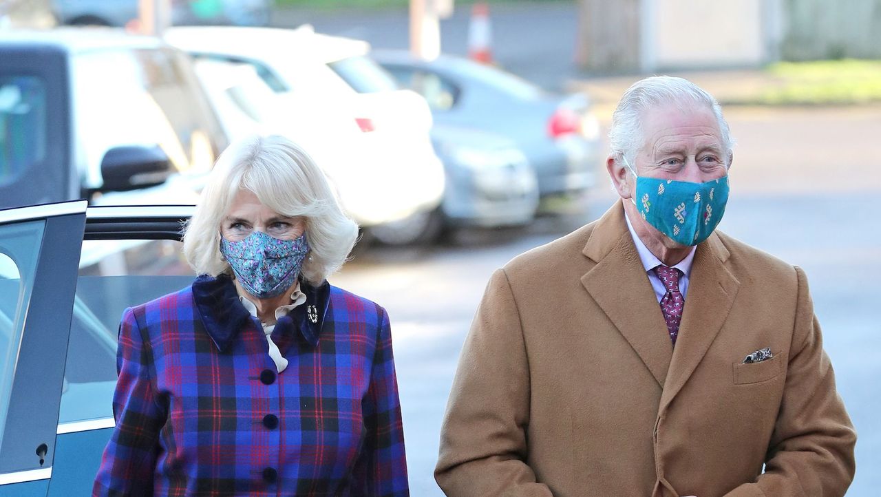 gloucester, england december 17 camilla, duchess of cornwall and prince charles, prince of wales arrive at gloucestershire vaccination centre at gloucestershire royal hospital on december 17, 2020 in gloucester, england gloucestershire hospitals nhs foundation trust is one of the largest non specialist trust’s in england, the trust is the designated management and coordination centre for the roll out of the covid 19 vaccination programme for gloucestershire their royal highnesses the prince of wales and the duchess of cornwall previously visited gloucestershire royal hospital in june of this year, the first engagement outside of a royal residence by any member of the royal family following the first national lockdown photo by chris jacksongetty images