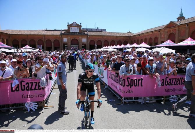 Dario Cataldo (Team Sky) on his way to sign on