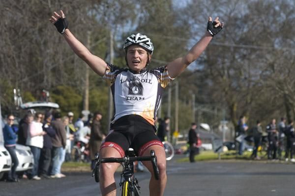 Alexander Ray (Lakes Oil N.L) from New Zealand takes out stage six of the tour in Bairnsdale.