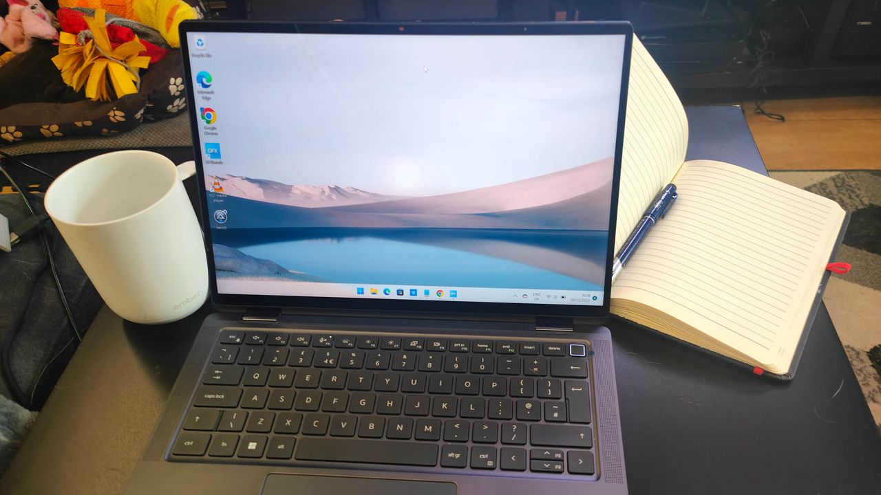 Dell Latitude 9330 2-in-1 Convertible front-view
