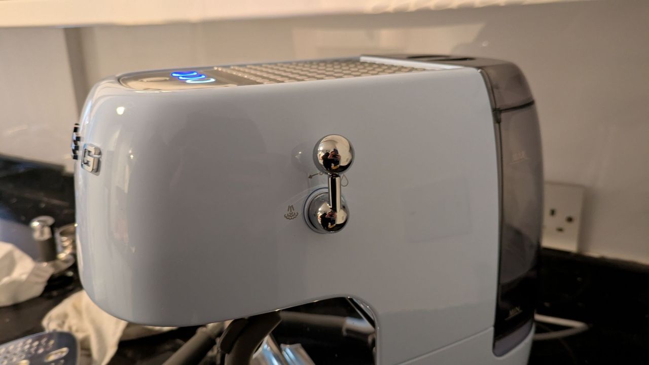 Smeg Espresso &amp; Cold Brew Machine ECF03