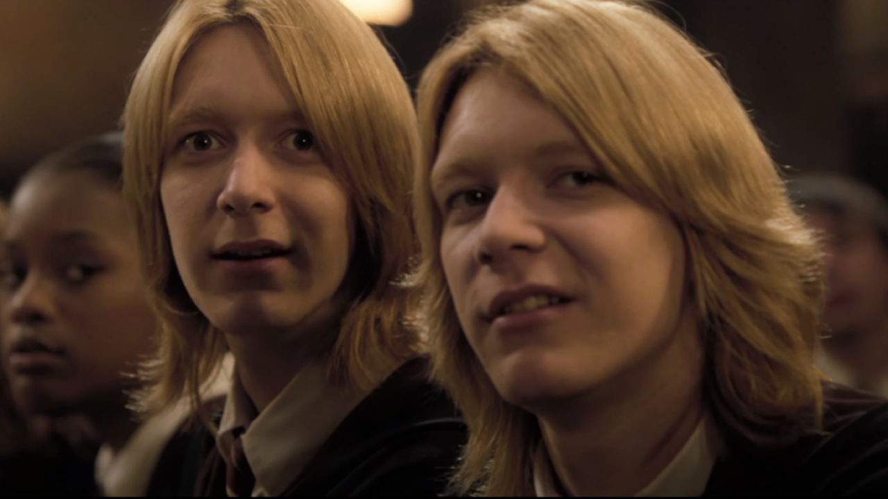 Oliver e James Phelps, de Harry Potter, acabaram de avaliar outros atores assumindo os papéis de Fred e George Weasley no programa de TV