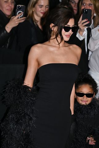 Kylie Jenner and Daughter Stormi Twinned in Black Feathers at Valentino ...