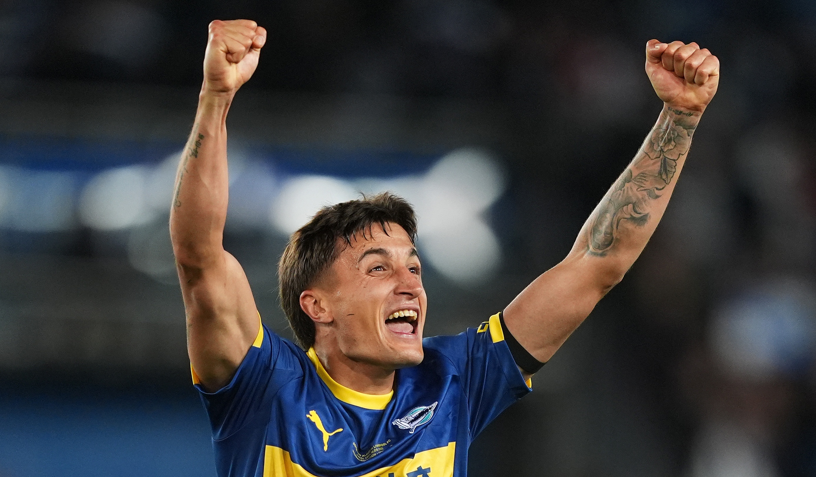 Nahuel Tenaglia of Deportivo Alaves celebrates victory following the LaLiga EA Sports match between Deportivo Alaves and FC Barcelona