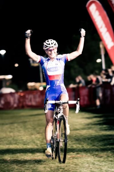 Katerina Nash (Luna) takes her second consecutive win in the women's race.