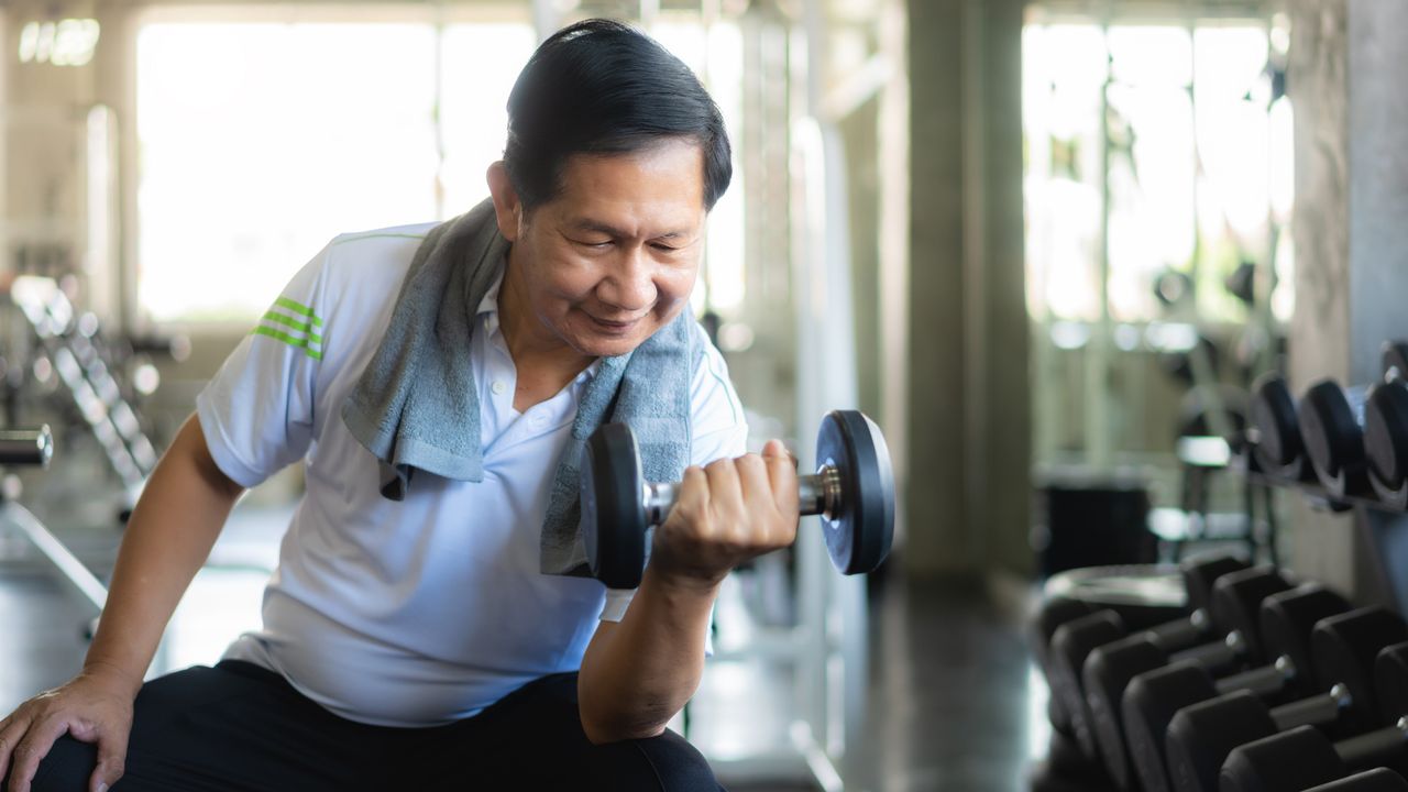 Dumbbell exercises boost testosterone