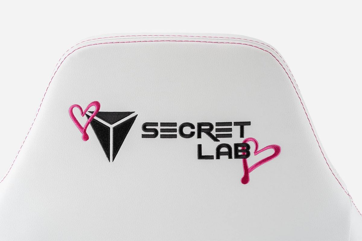 Secretlab Birds Of Prey Gaming Chair hearts