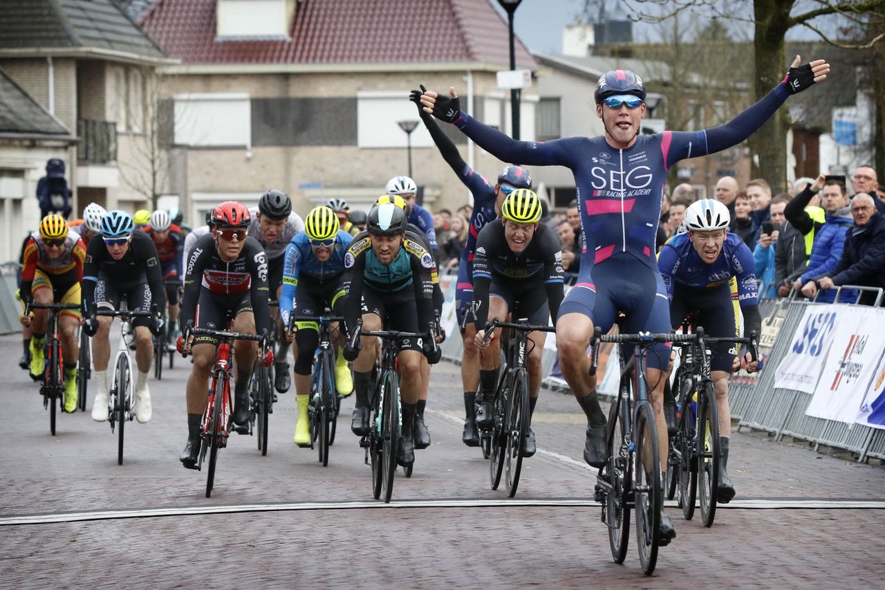 Dekker wins the Dorpenomloop Rucphen