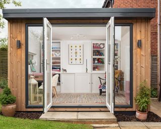 A Habin garden room