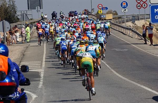 The bunch on its way