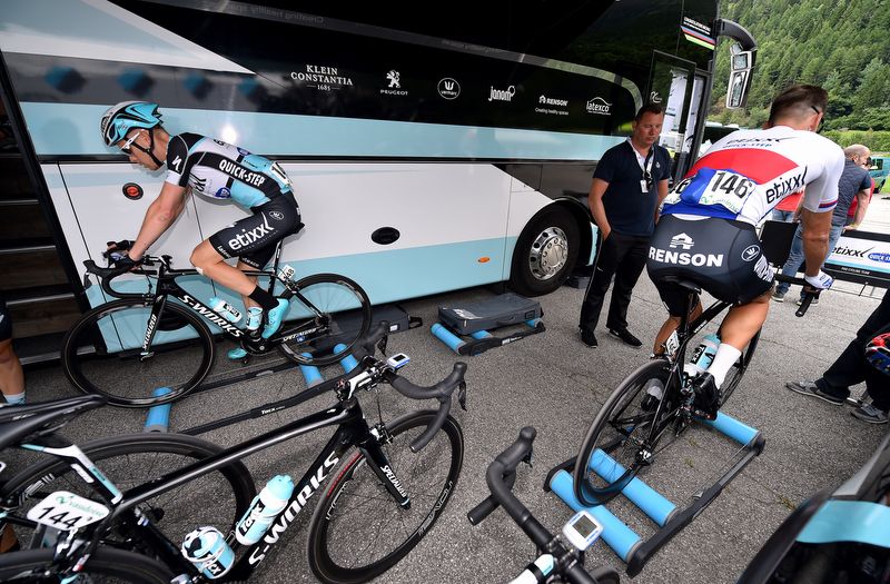 Julien Vermote and Zdeněk &Scaron;tybar on the trainers at the Etixx-Quick Step bus