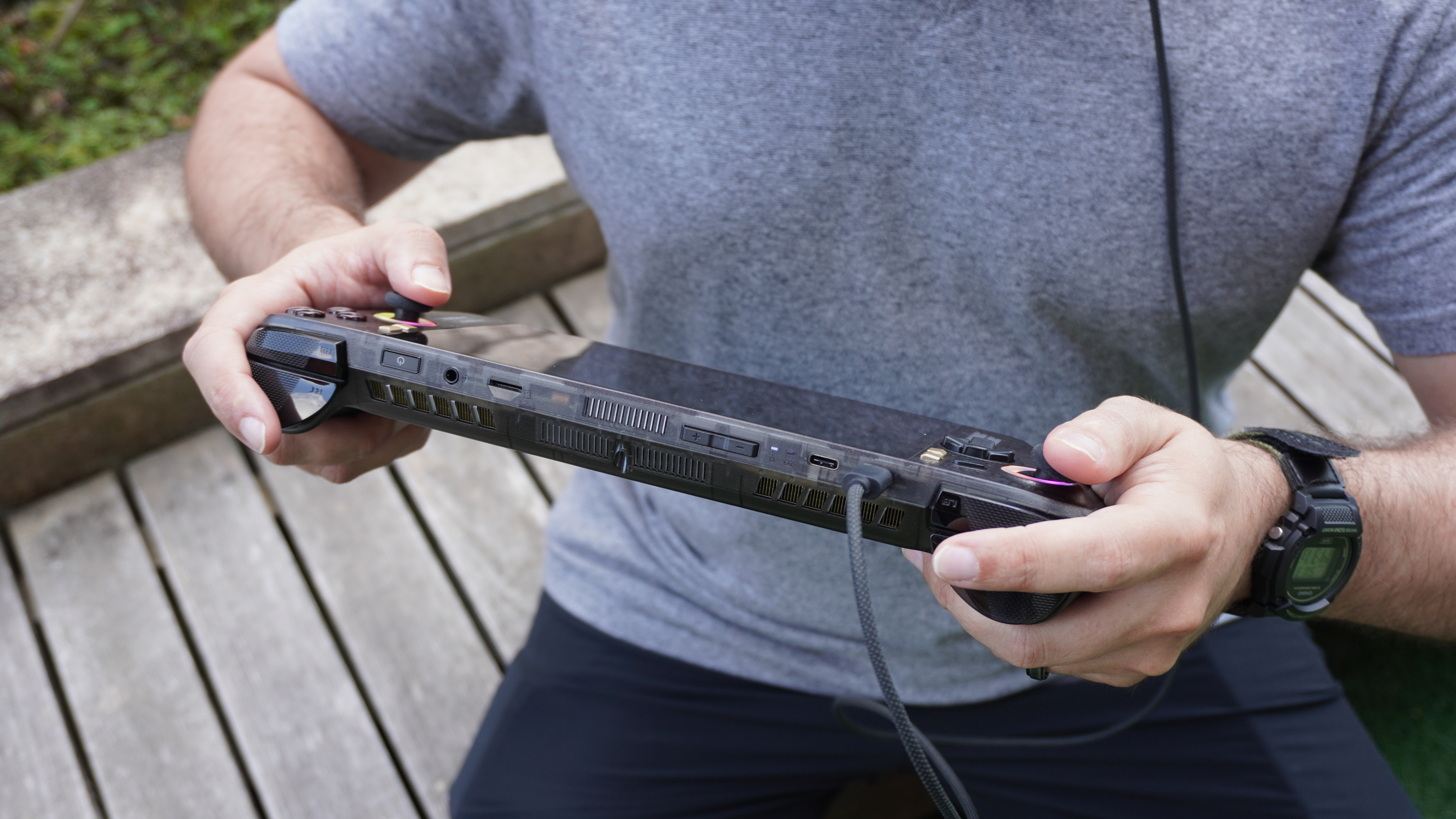 A person playing the Asus ROG Xbox Ally X20