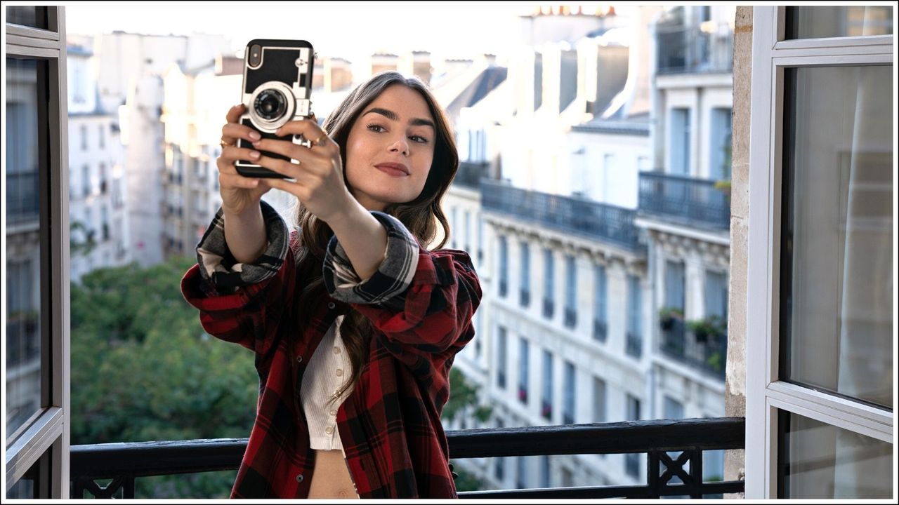 LILY COLLINS as EMILY in episode 101 of EMILY IN PARIS