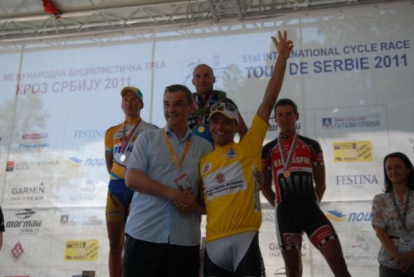 Stevic is presented with another leader's jersey.