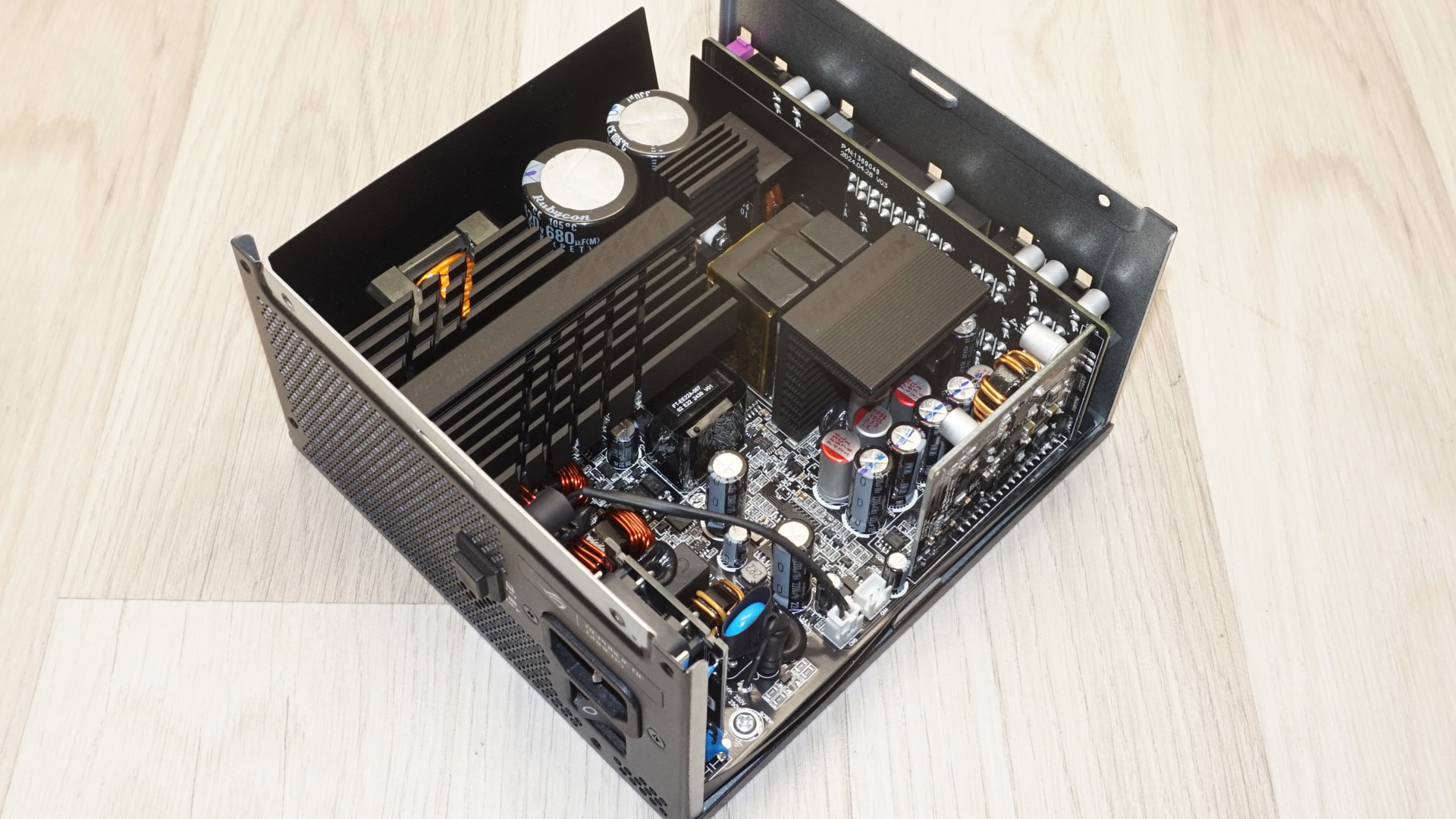 Asus ROG Strix 1000W Platinum PSU