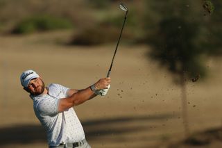 Jordan Smith plays a shot at the Hero Dubai Desert Classic