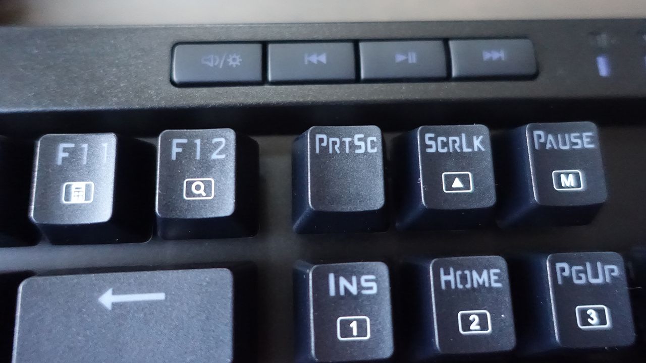 Redragon K580 Vata