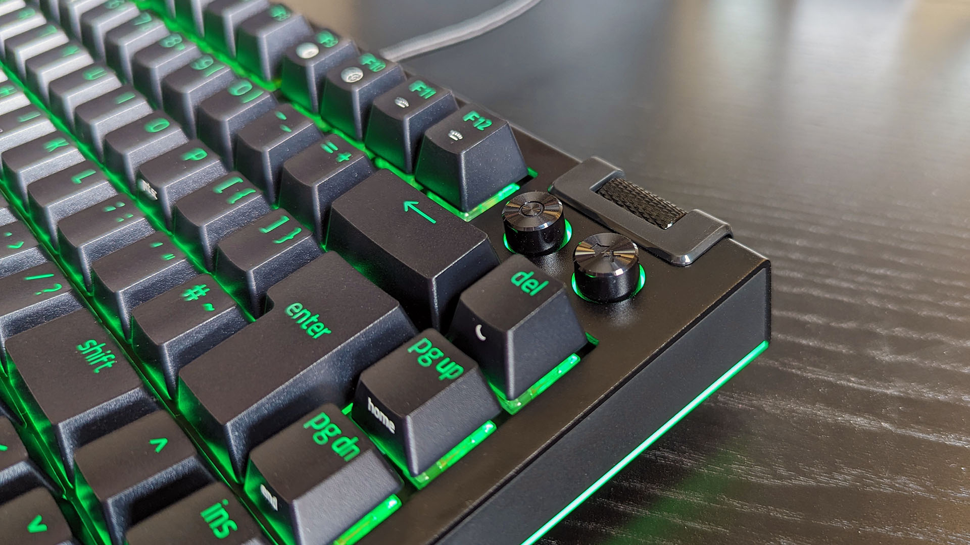 Razer BlackWidow V4 75% keyboard media keys