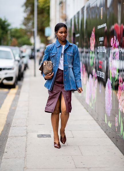 What to wear with black denim jacket women - Buy and Slay