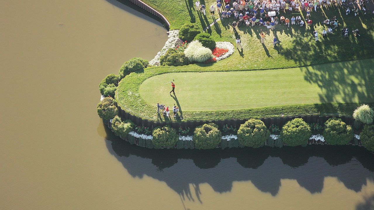 PGA Championship, Aerial scenic view from MetLife blimp of Tiger Woods in action, drive from tee on No, 18 during Sunday play at Medinah CC, Medinah, IL 8/20/2006