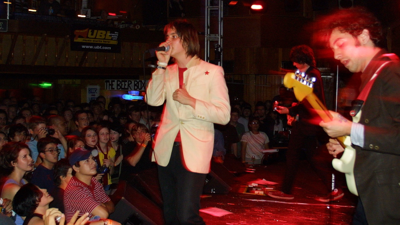 The Strokes live in LA in 2001