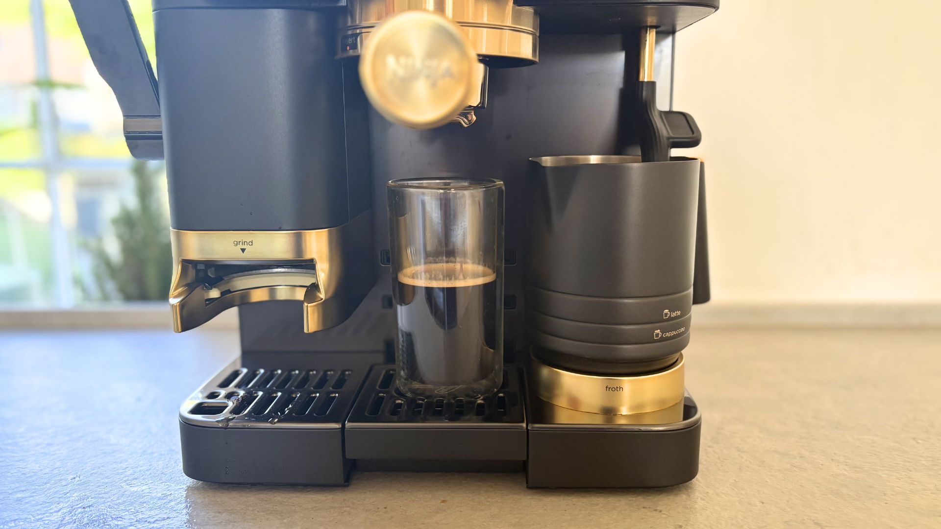 Ninja Luxe Cafe Coffee Machine with David Beckham