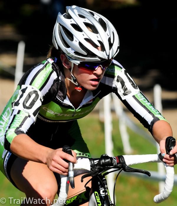 Katlin Antonneau (Cannondale-Cyclocrossworld.com) has a good race