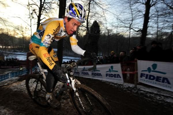 Tom Meeusen (Telenet-Fidea Cycling Team) en route to a fourth place finish.