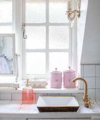 Moroccan-style basin in a vintage cottage bathroom