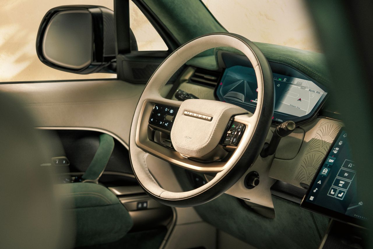 Urban Automotive x Visionnaire Range Rover LWB design details