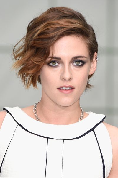 Hair, Face, Hairstyle, Eyebrow, Lip, Shoulder, Chin, Beauty, Skin, Head,
