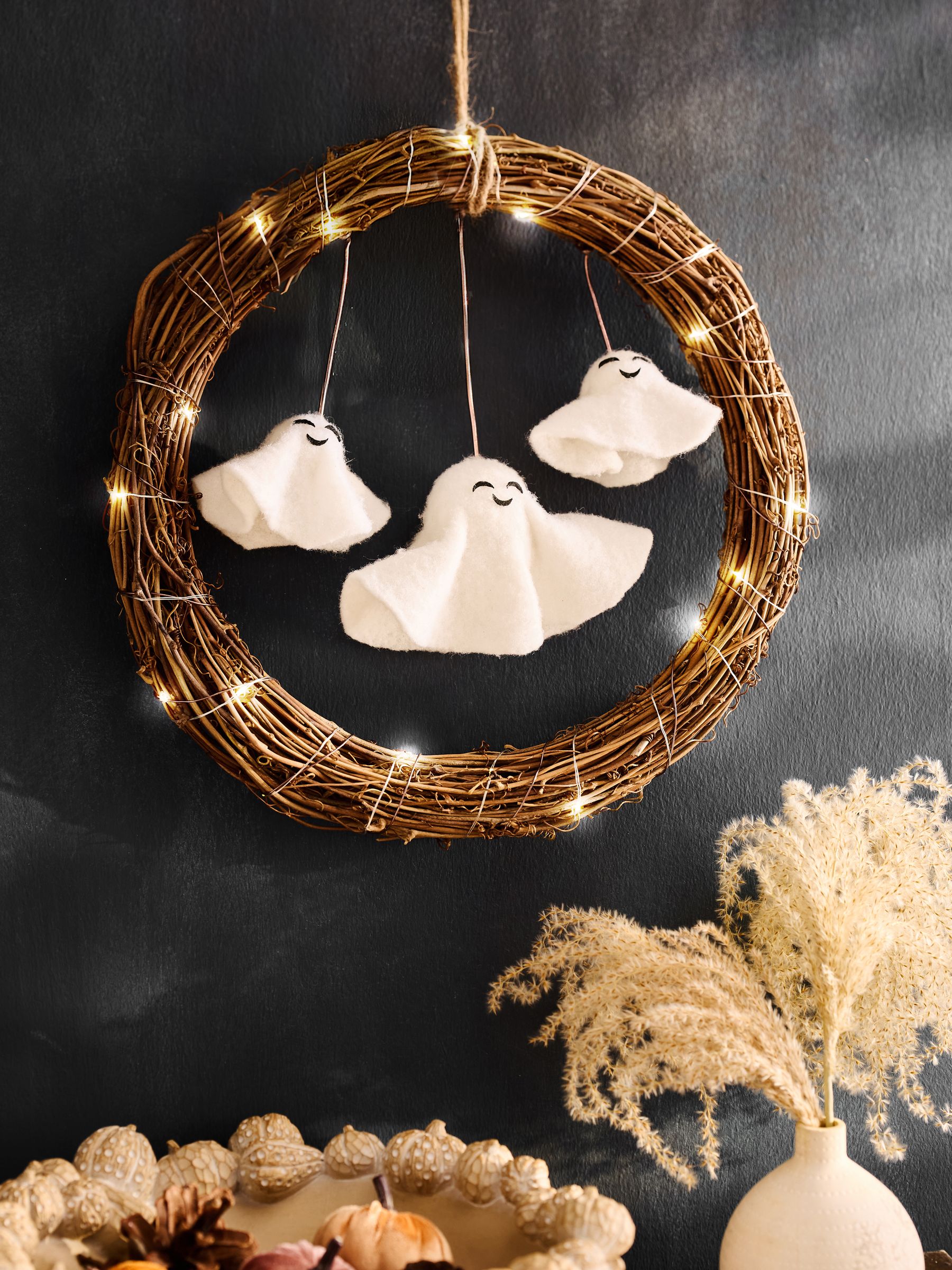 Natural Light Up Halloween Ghost Wreath