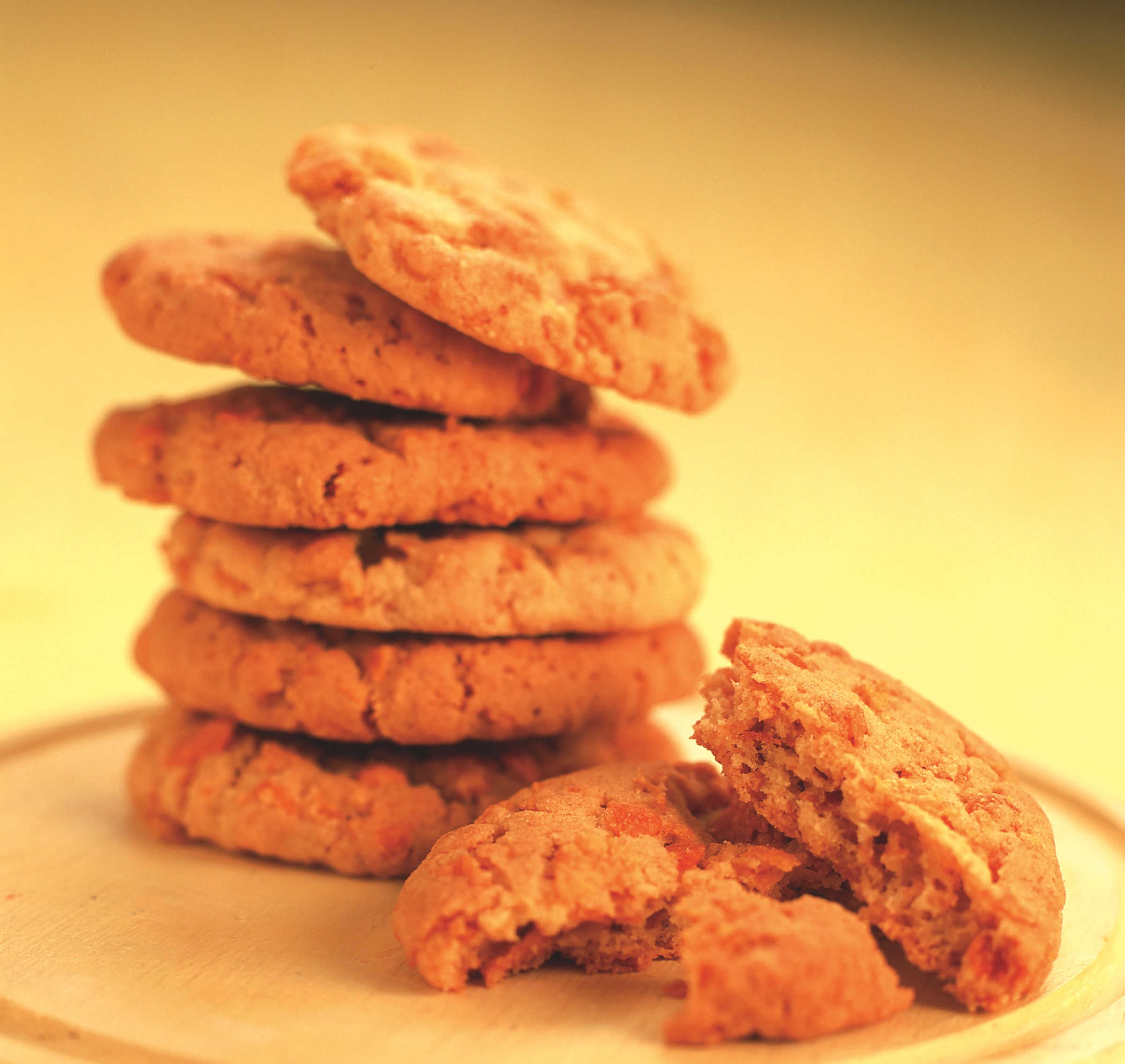 Cornflake cookies piled up