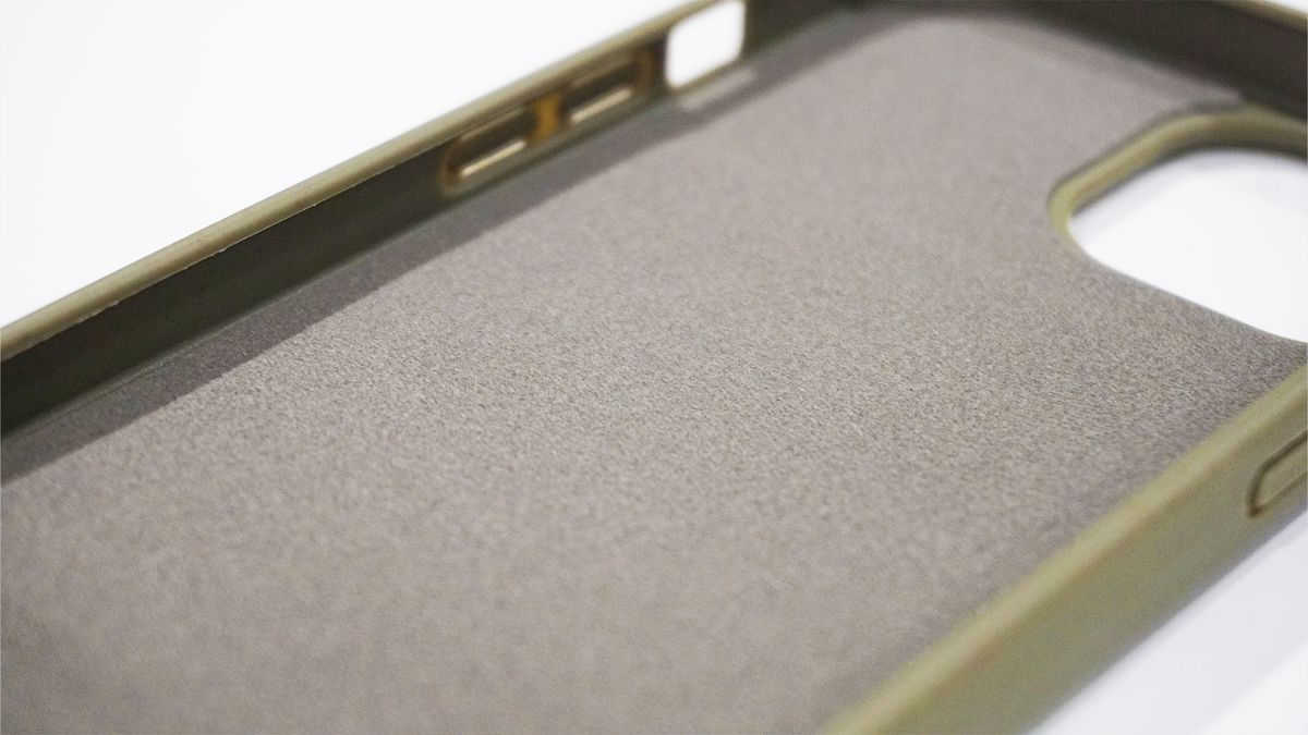 Wave Case iPhone 15 Pro MagSafe lining