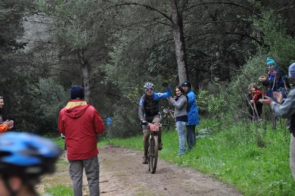 Dror Pekatch races to the finish.