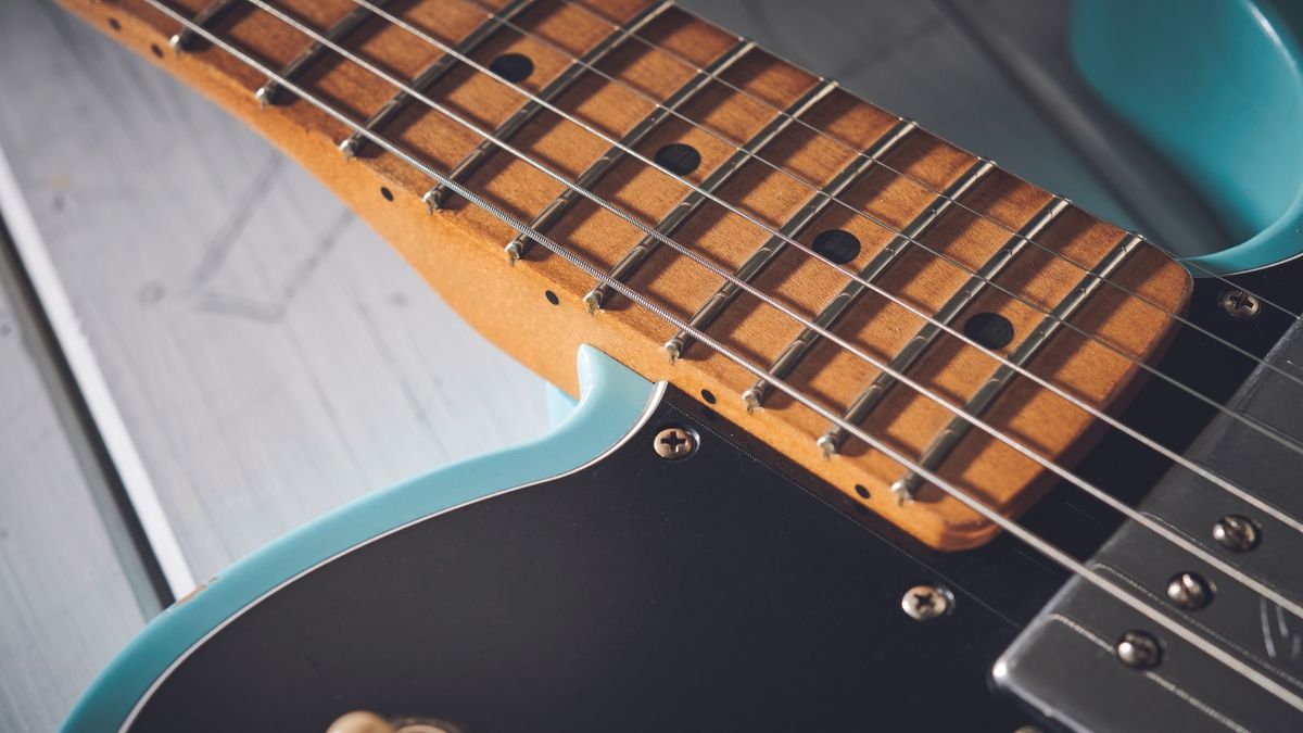 Maple vs rosewood fretboards what’s the difference? Guitar World