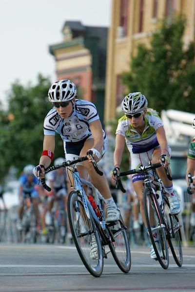 Kat Carrol (TIBCO) at the front of the bunch early in the race.