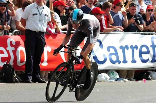 Bradley Wiggins (Sky) out of saddle during his prologue time trial.