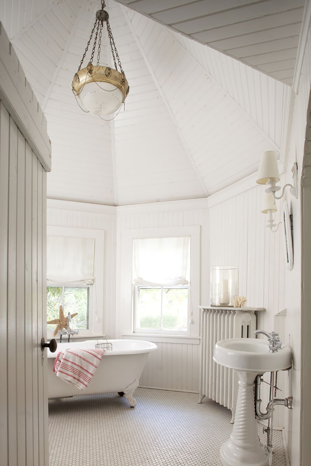 Family Bathroom Ideas: 20 Practical But Pretty Family Bathrooms 