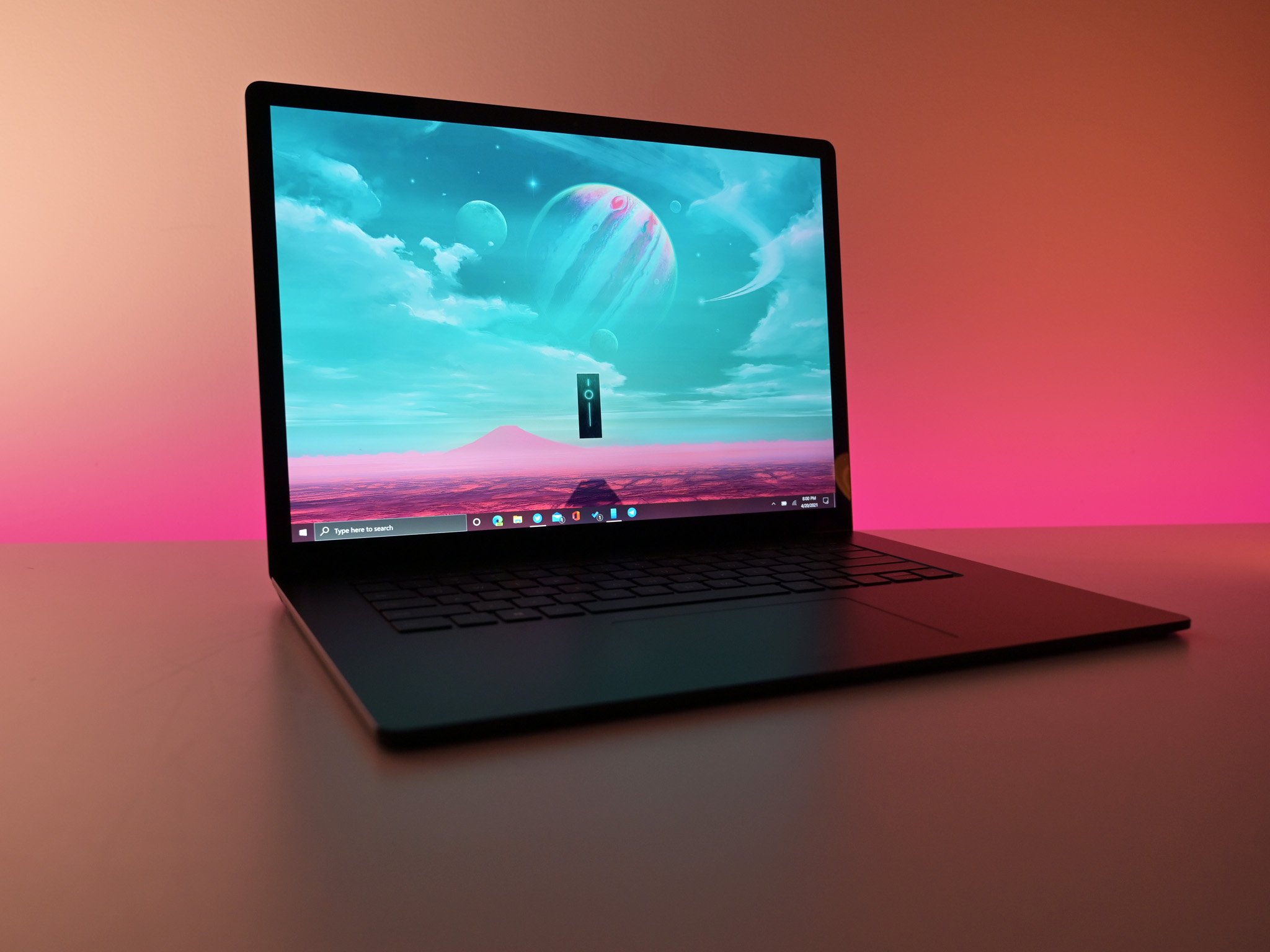 Surface Laptop 4 AMD 2021 Held